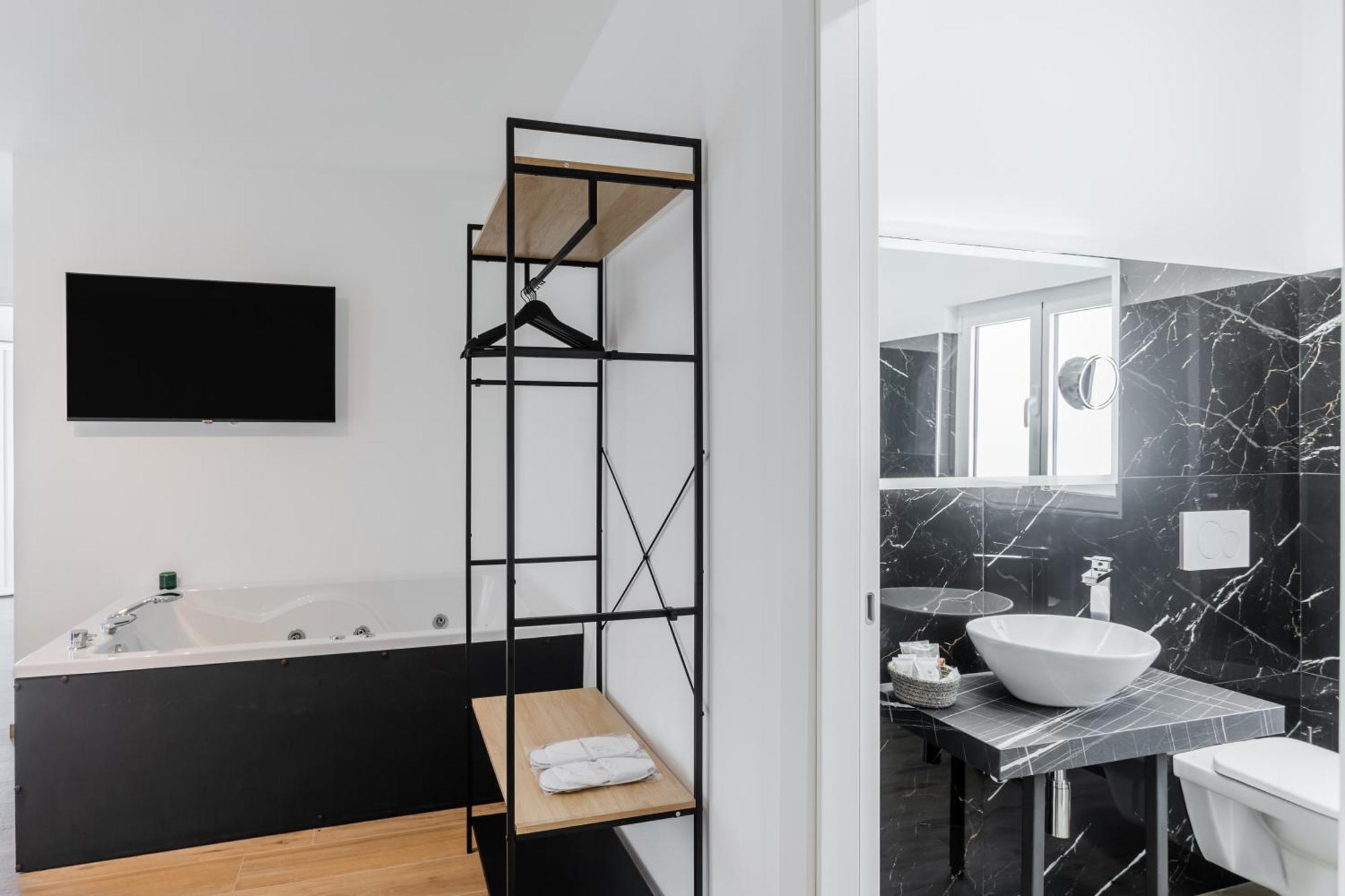Pietramare Luxury Suites Μπάρι Εξωτερικό φωτογραφία